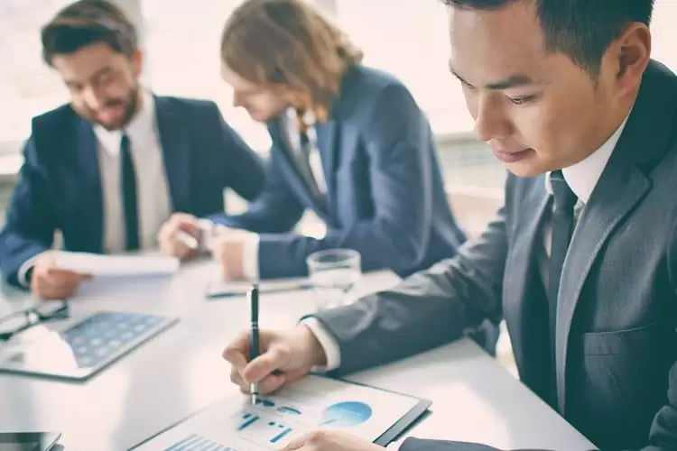 Explicación detallada de cómo un PBX virtual mejora la comunicación empresarial